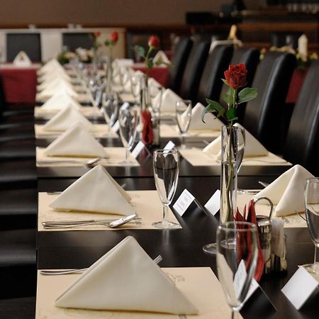 Hotel Zlata Stika باردوبيتسه المظهر الخارجي الصورة