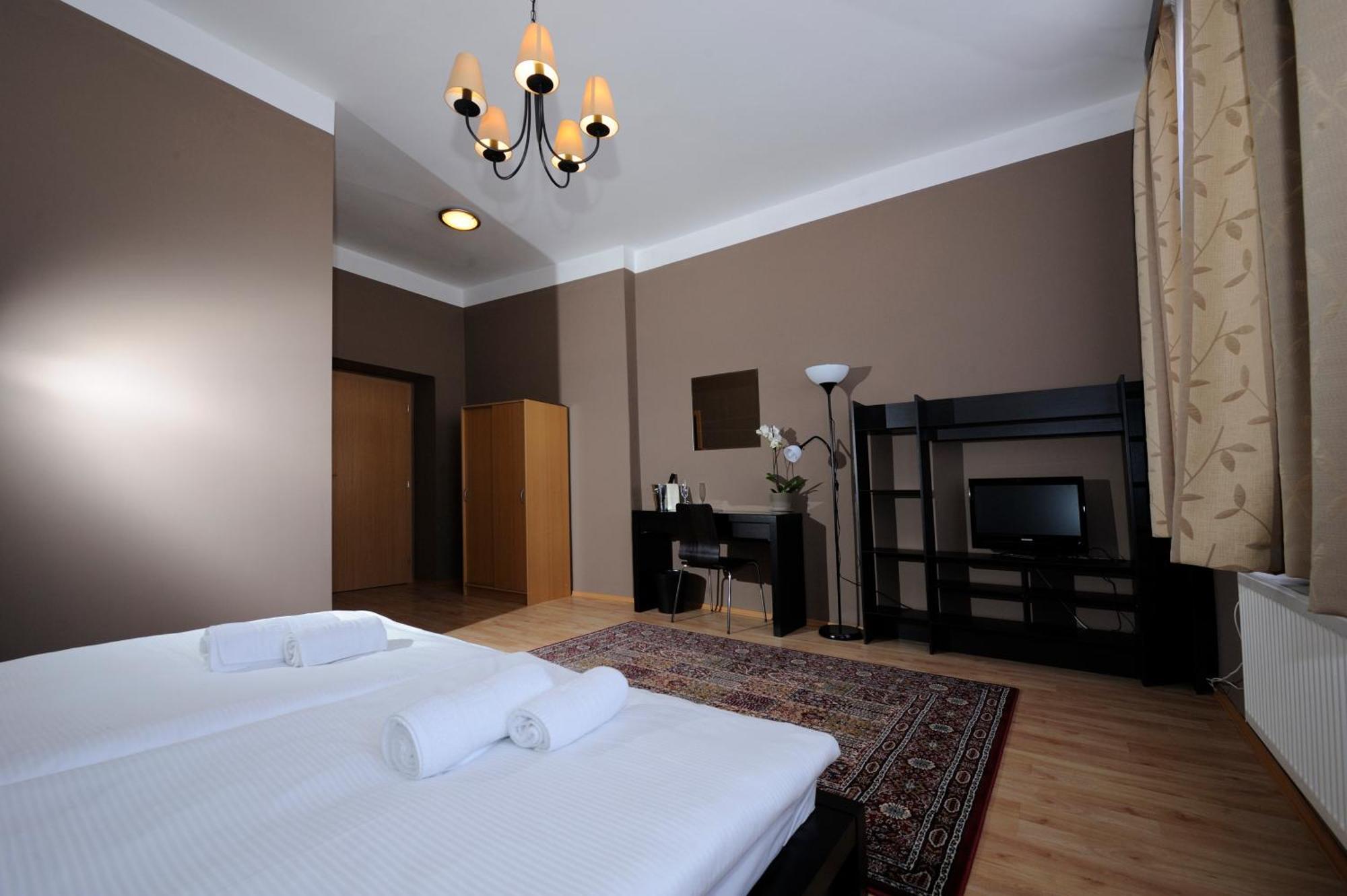 Hotel Zlata Stika باردوبيتسه الغرفة الصورة