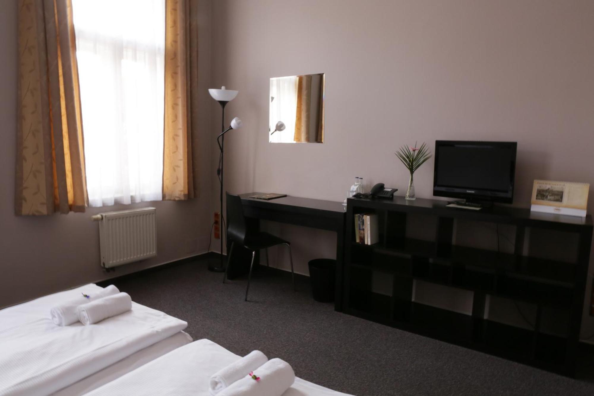 Hotel Zlata Stika باردوبيتسه المظهر الخارجي الصورة