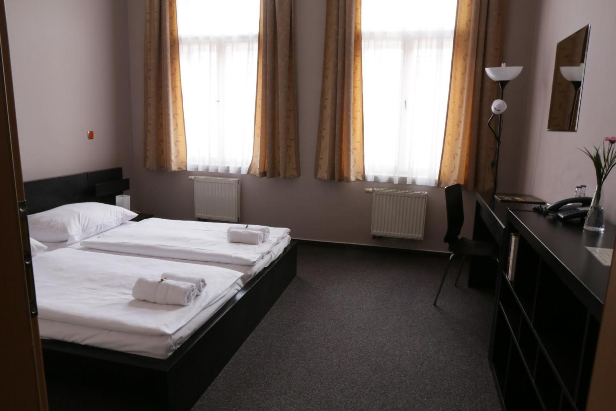 Hotel Zlata Stika باردوبيتسه المظهر الخارجي الصورة