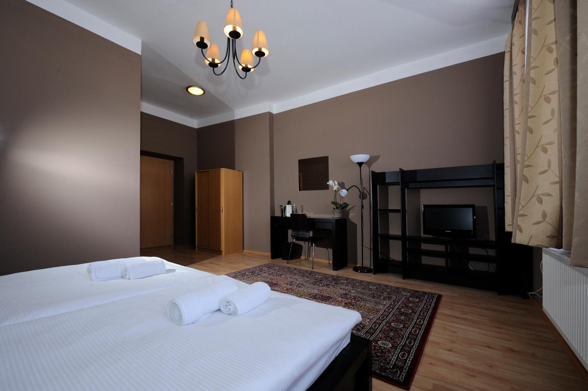 Hotel Zlata Stika باردوبيتسه المظهر الخارجي الصورة