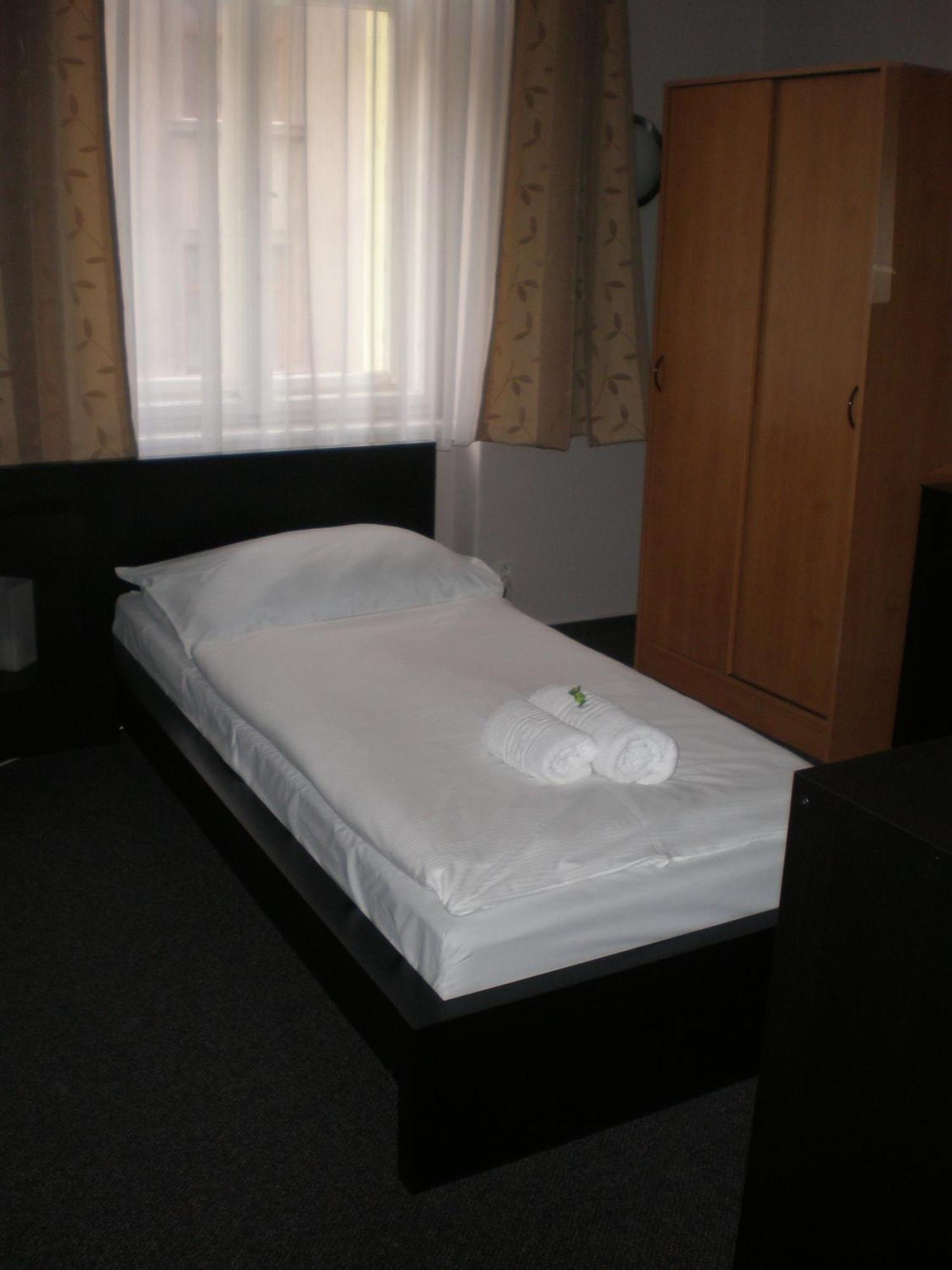 Hotel Zlata Stika باردوبيتسه الغرفة الصورة