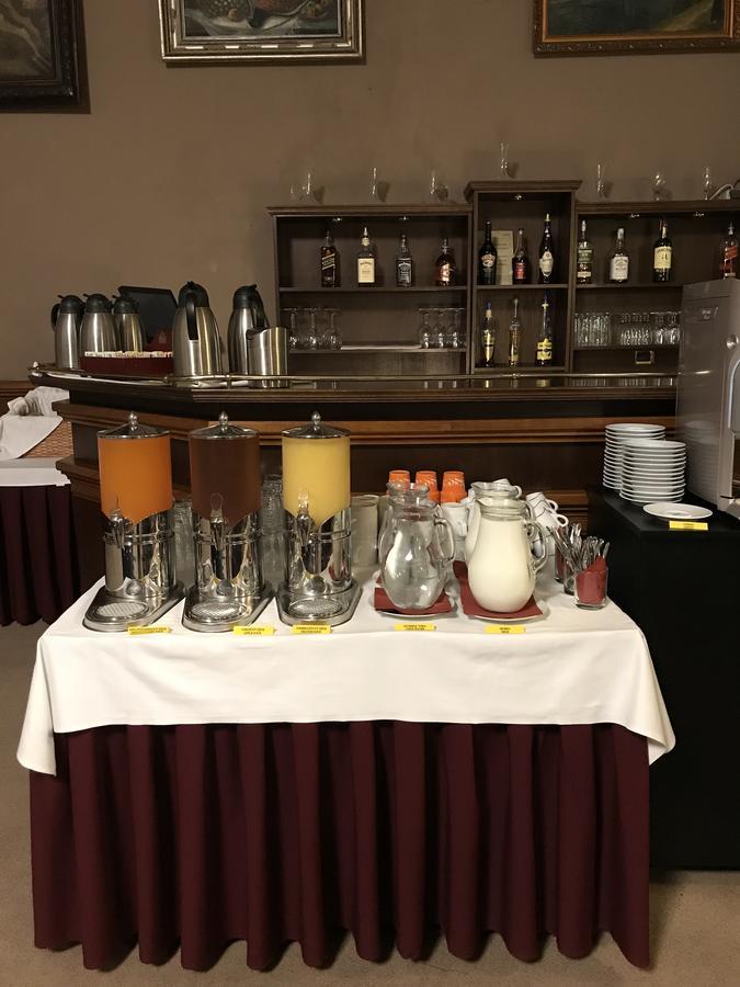 Hotel Zlata Stika باردوبيتسه المظهر الخارجي الصورة